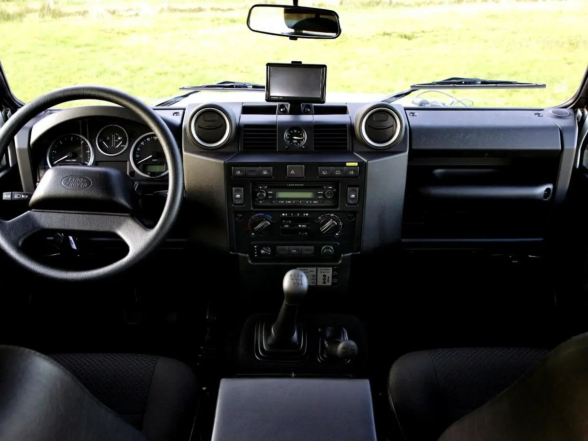 Land Rover Defender I Рестайлинг Пикап Двойная кабина — сүрөт 6