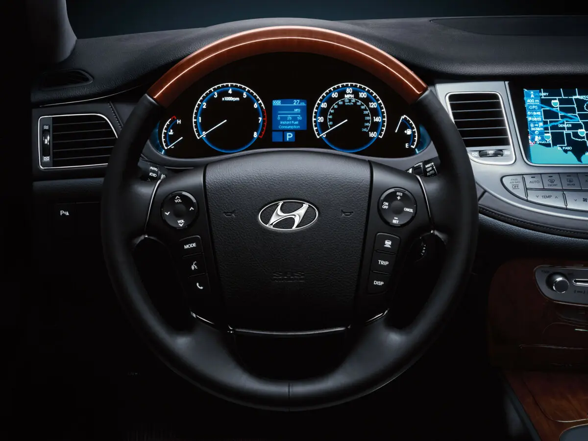 Hyundai Genesis I Седан — фото 10