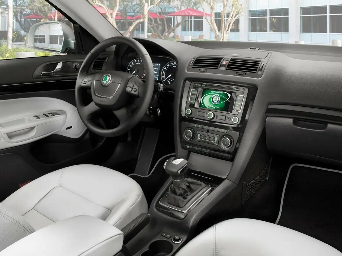 Skoda Octavia II (A5) Рестайлинг Универсал 5 дв. — сүрөт 6