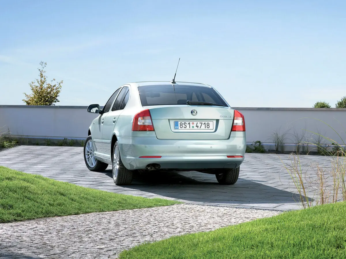 Skoda Octavia II (A5) Рестайлинг Лифтбек — сүрөт 4
