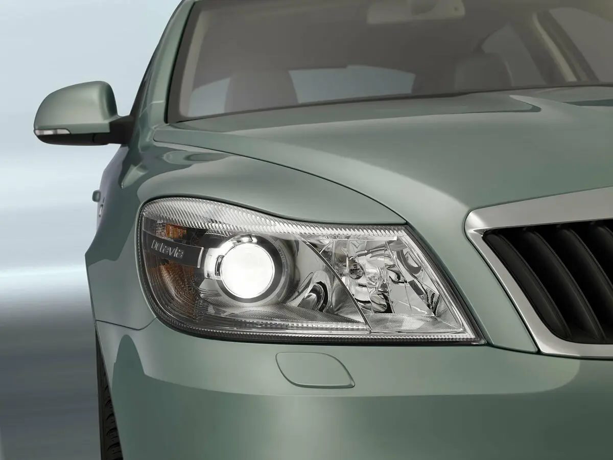 Skoda Octavia II (A5) Рестайлинг Лифтбек — сүрөт 12