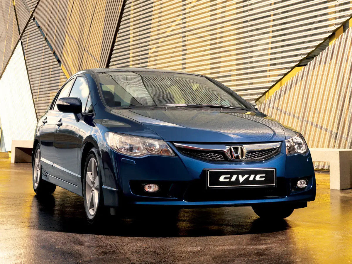 Honda Civic VIII Рестайлинг Седан — фото 2