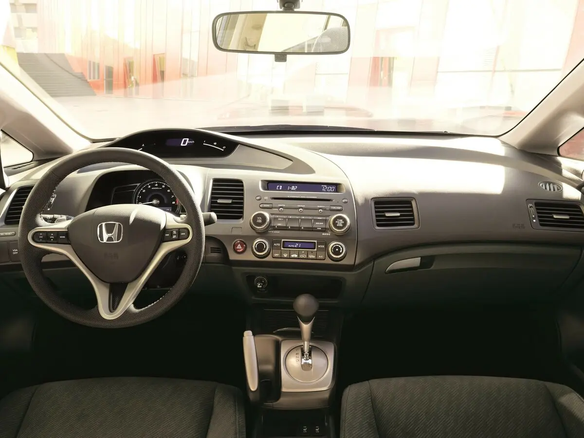Honda Civic VIII Рестайлинг Седан — фото 4