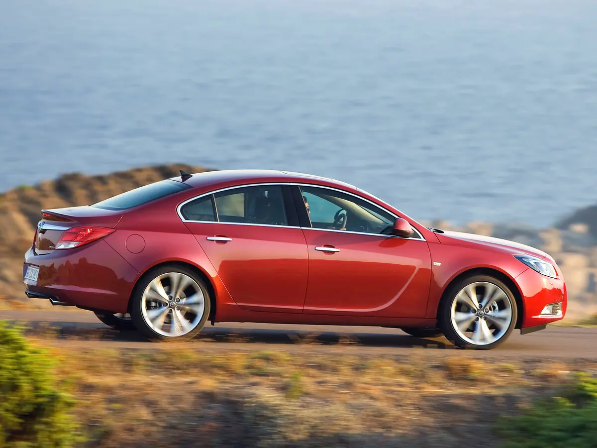 Opel Insignia I Седан — 照片 2