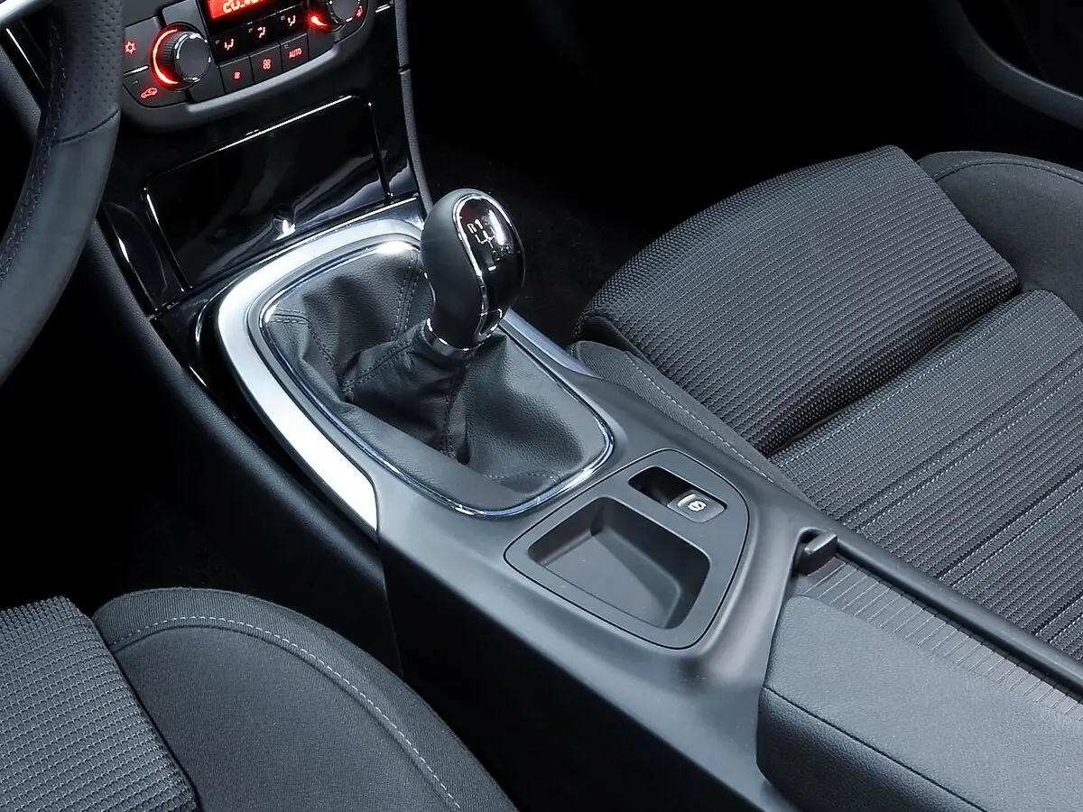 Opel Insignia I Лифтбек — photo 10