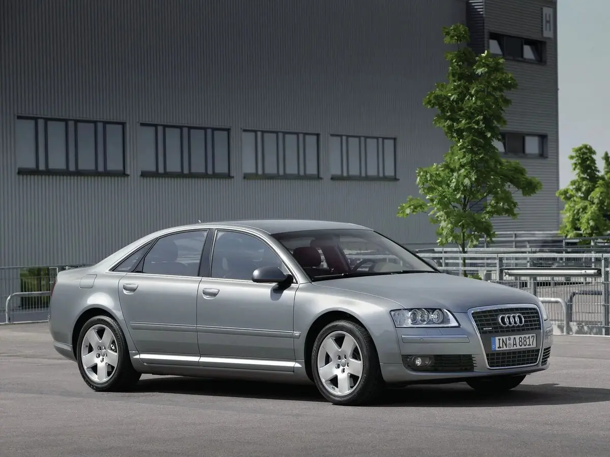 Audi A8 II (D3) Рестайлинг Седан — 照片 2