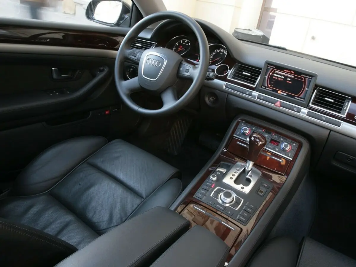 Audi A8 II (D3) Рестайлинг Седан Long — сүрөт 6