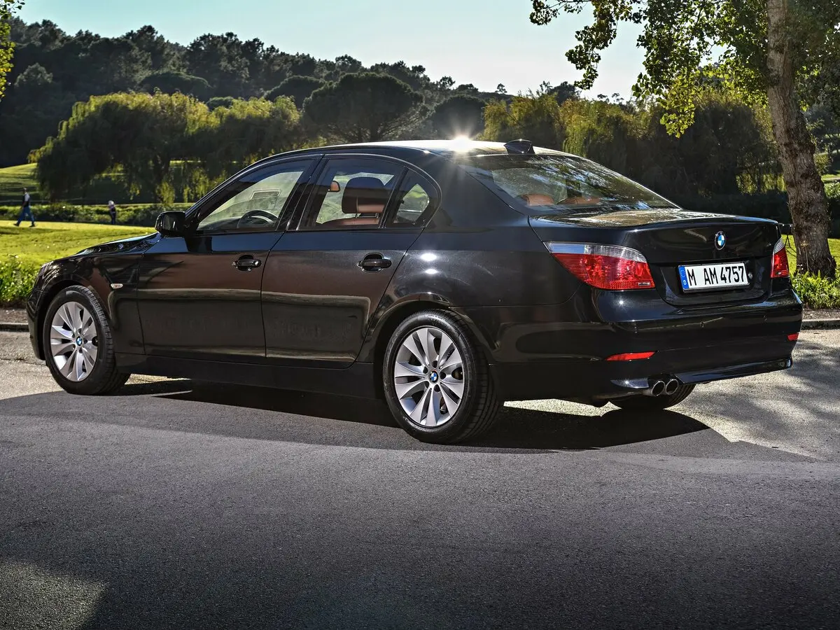 BMW 5 серии V (E60/E61) Седан — фото 5