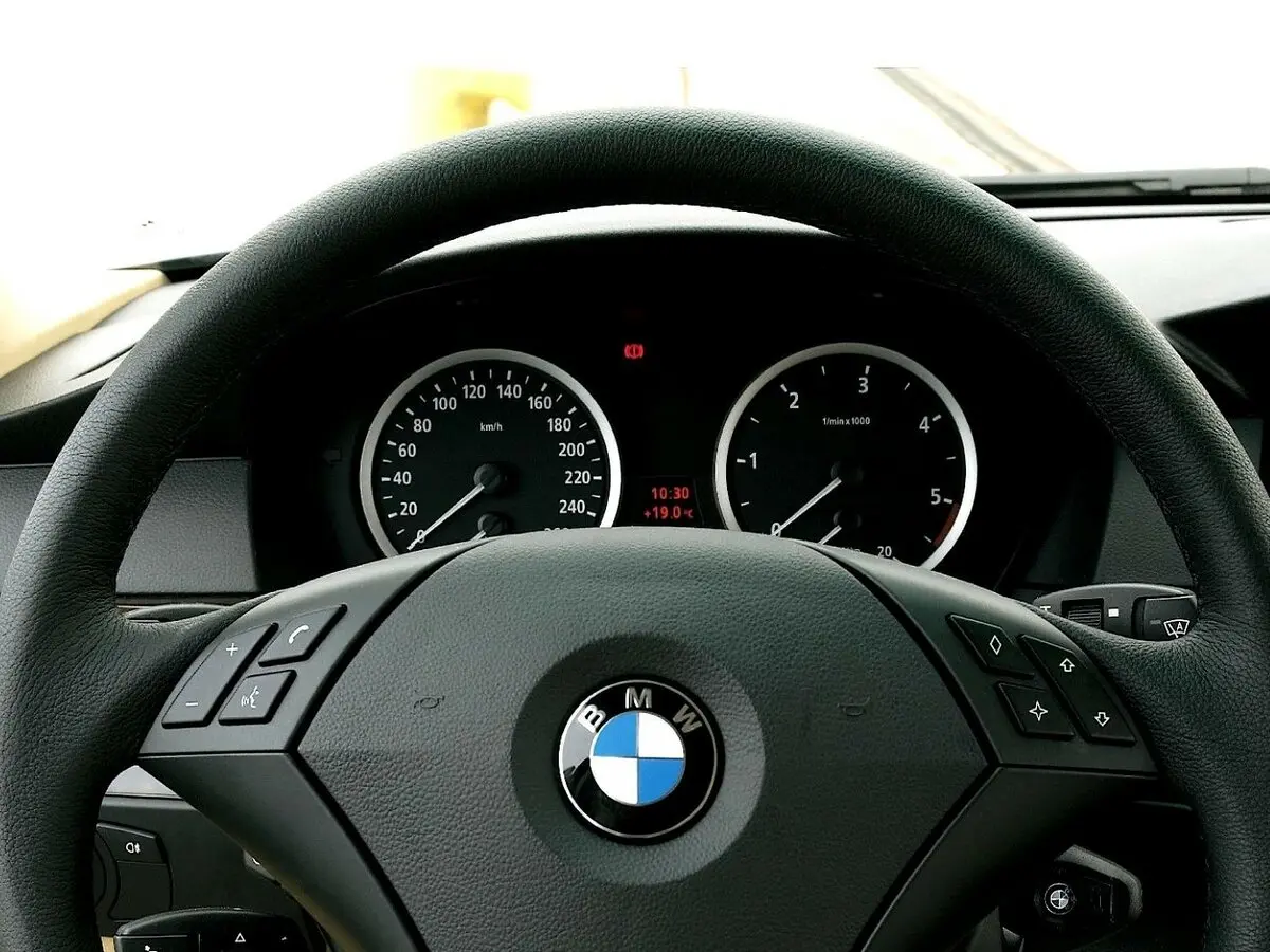 BMW 5 серии V (E60/E61) Седан — фото 9