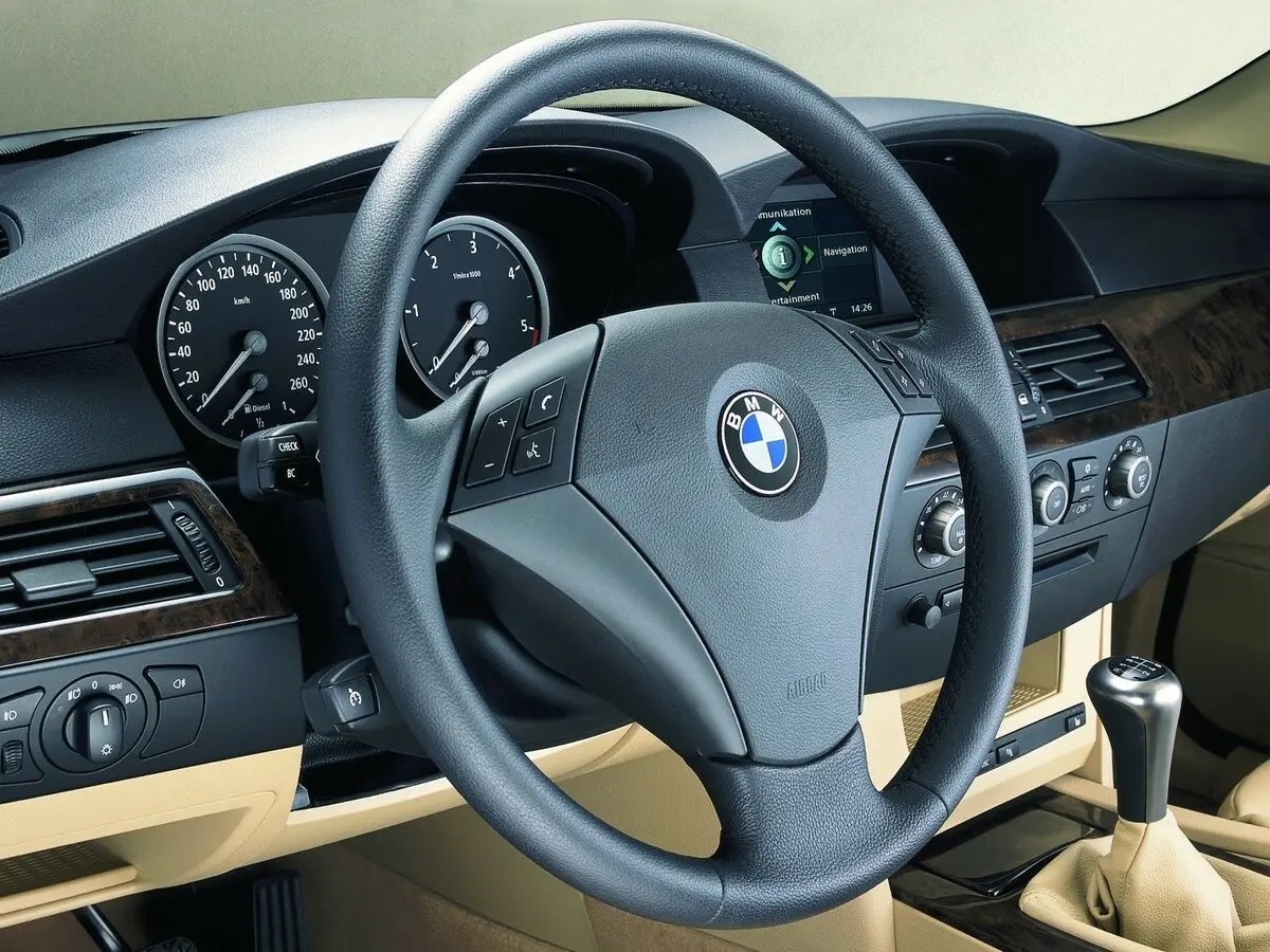 BMW 5 серии V (E60/E61) Седан — фото 10