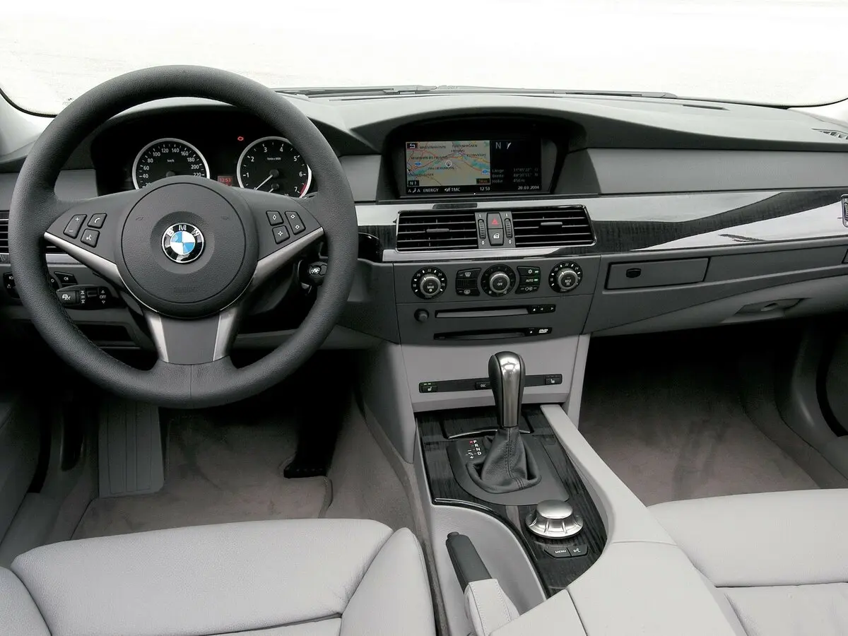 BMW 5 серии V (E60/E61) Универсал 5 дв. — фото 6