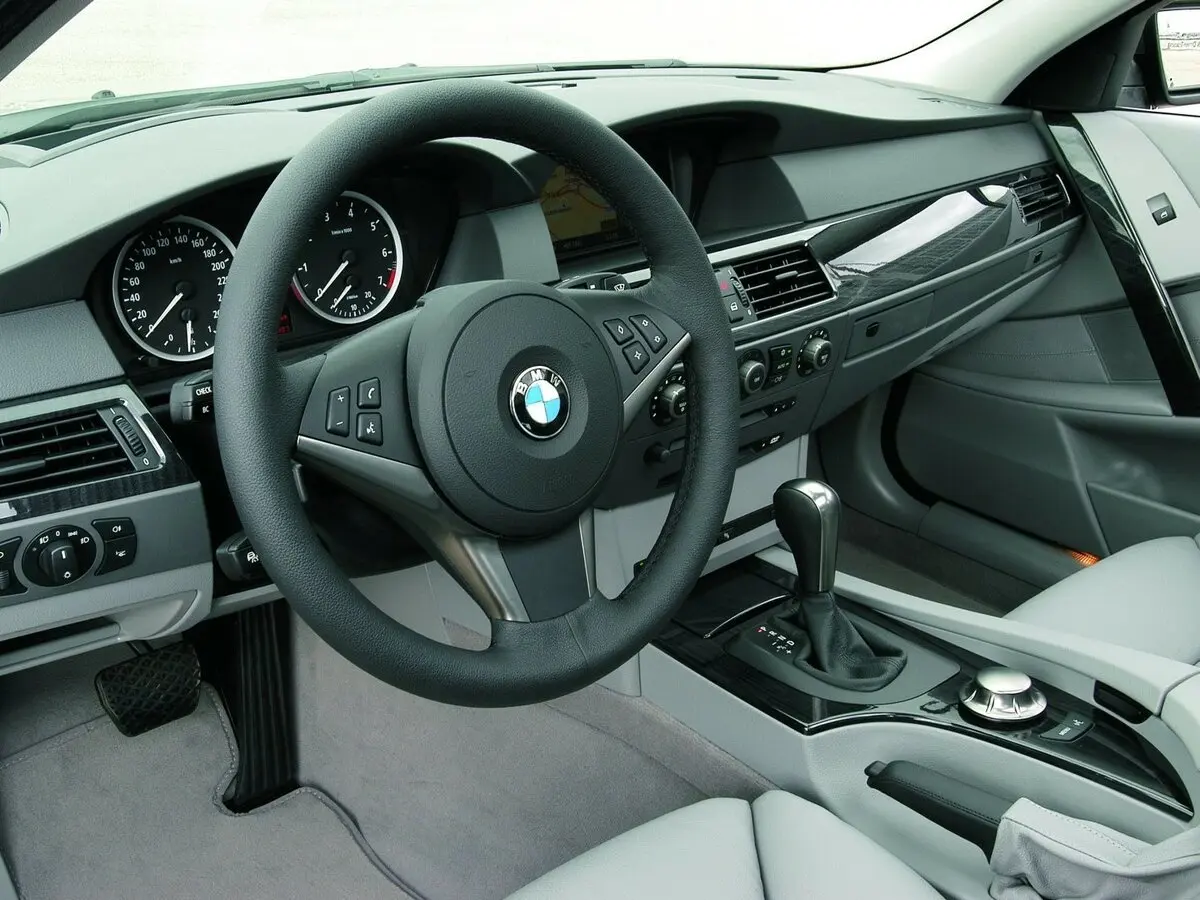 BMW 5 серии V (E60/E61) Универсал 5 дв. — фото 7