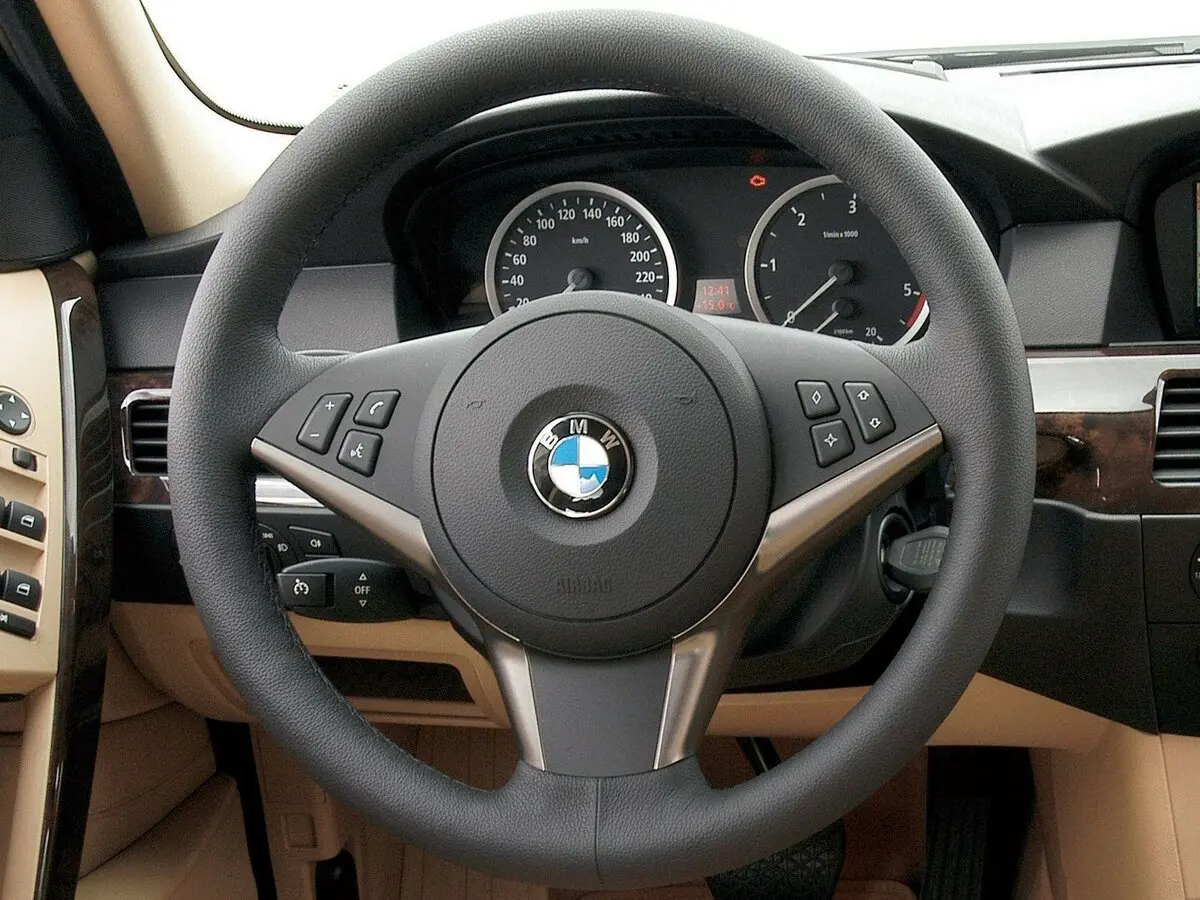 BMW 5 серии V (E60/E61) Универсал 5 дв. — фото 8