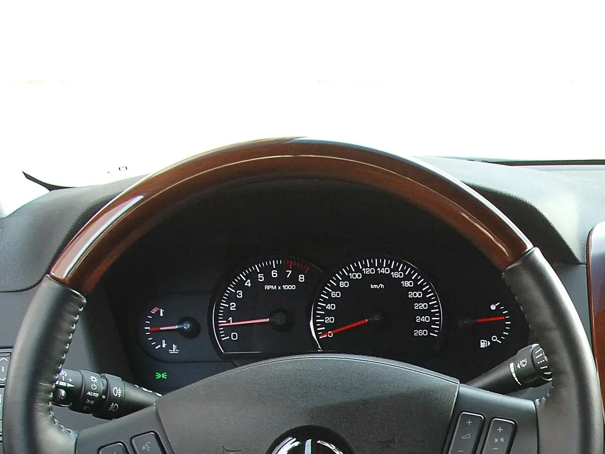 Cadillac STS I Седан — 照片 8