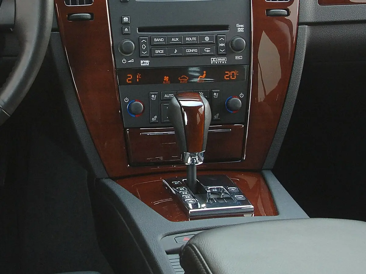 Cadillac STS I Седан — 照片 10