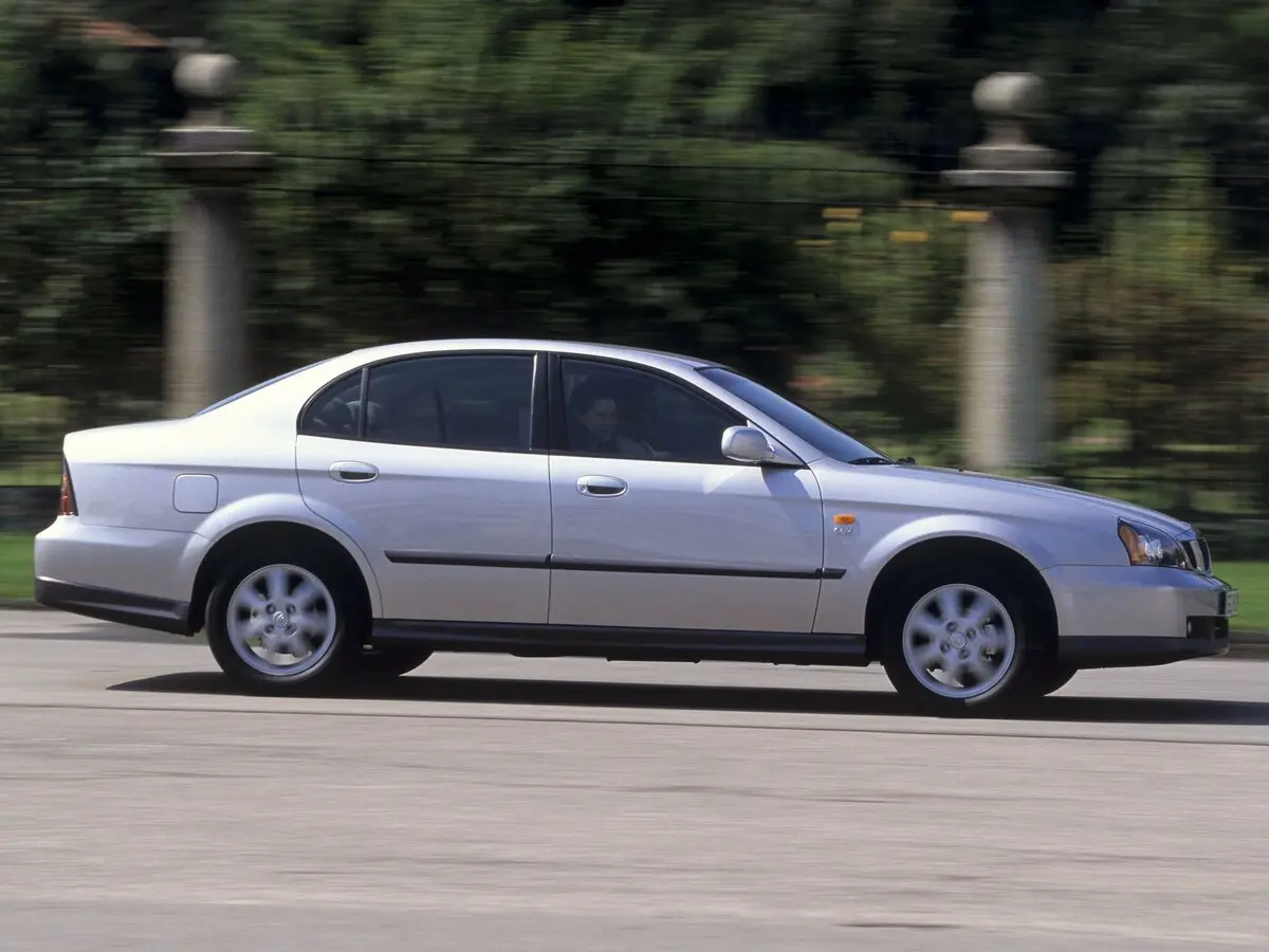 Chevrolet Evanda 2000 – 2006 Седан — photo 2