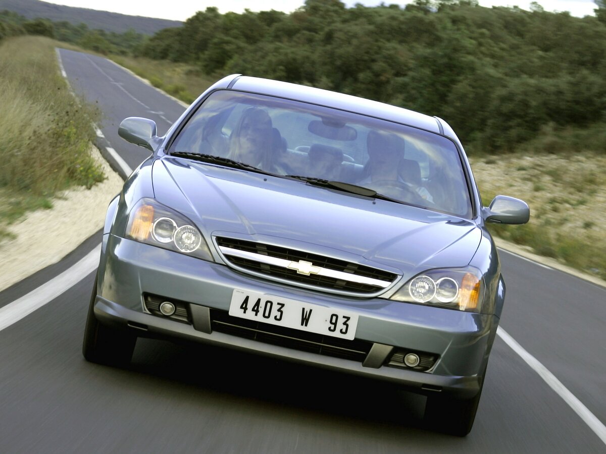 Chevrolet Evanda 2000 – 2006 Седан — фото 3