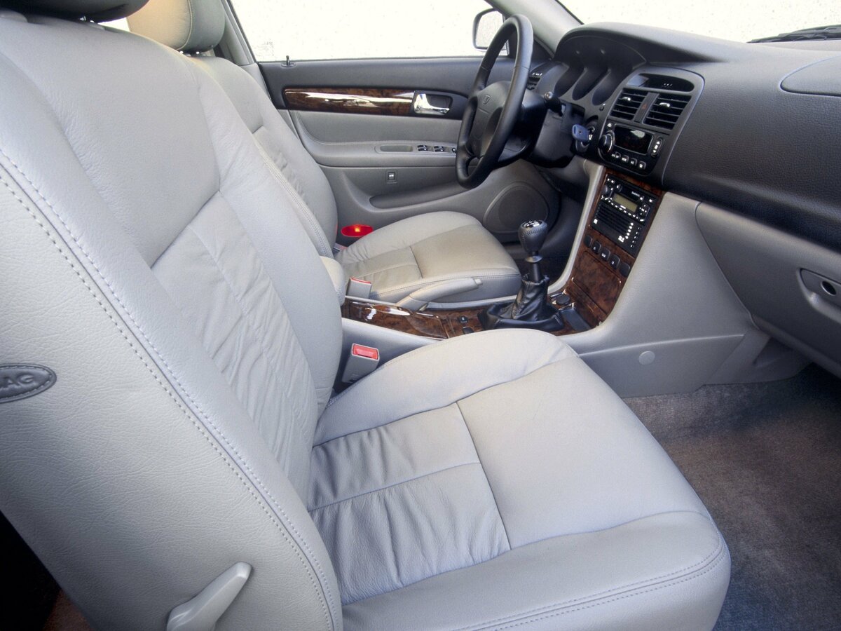 Chevrolet Evanda 2000 – 2006 Седан — фото 7