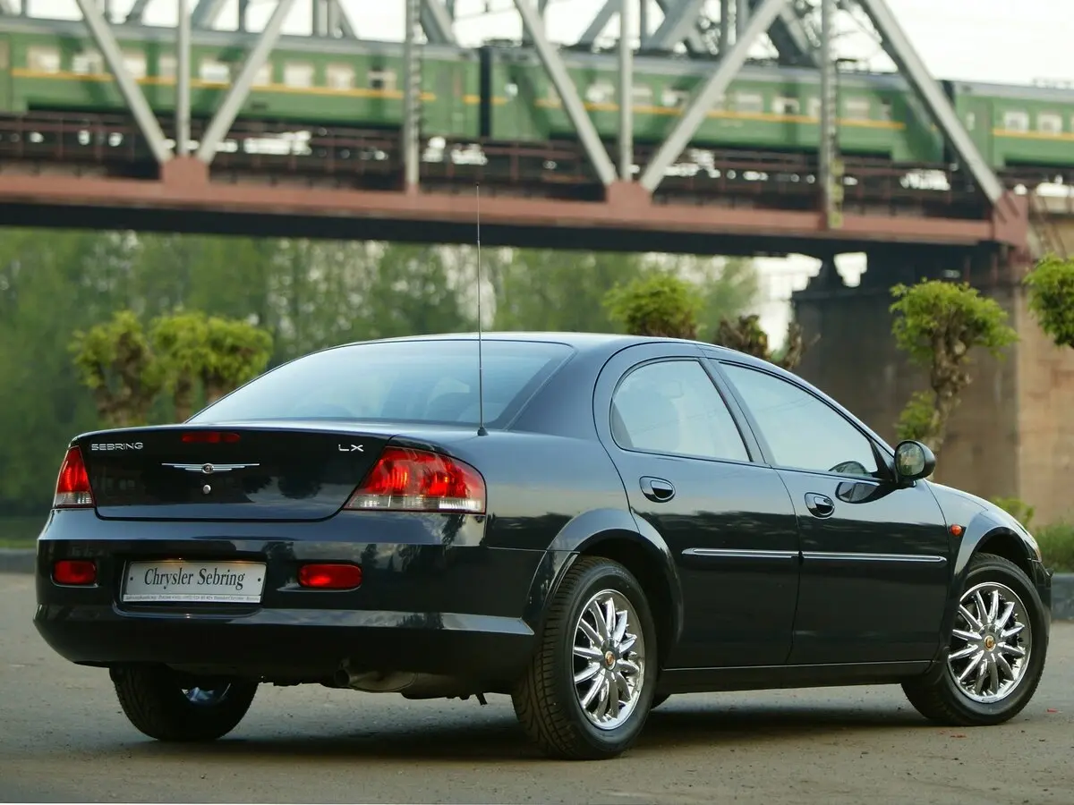Chrysler Sebring II Рестайлинг Седан — photo 4