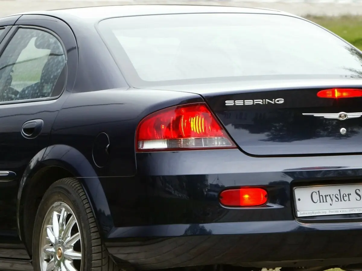 Chrysler Sebring II Рестайлинг Седан — photo 8