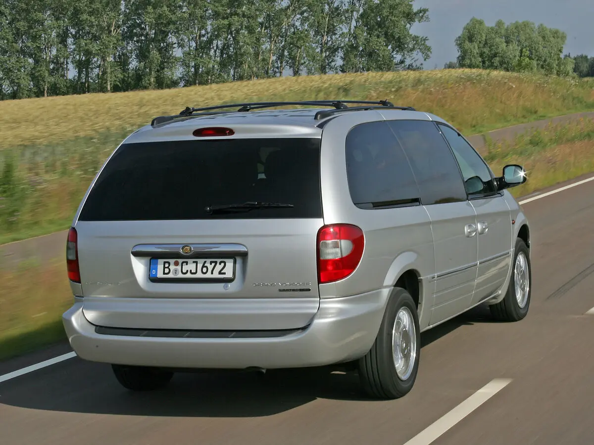 Chrysler Voyager IV Рестайлинг Минивэн Grand — сүрөт 3