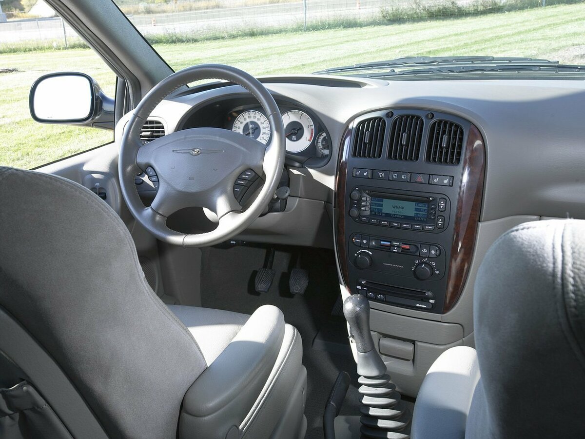Chrysler Voyager IV Рестайлинг Минивэн Grand — фото 5