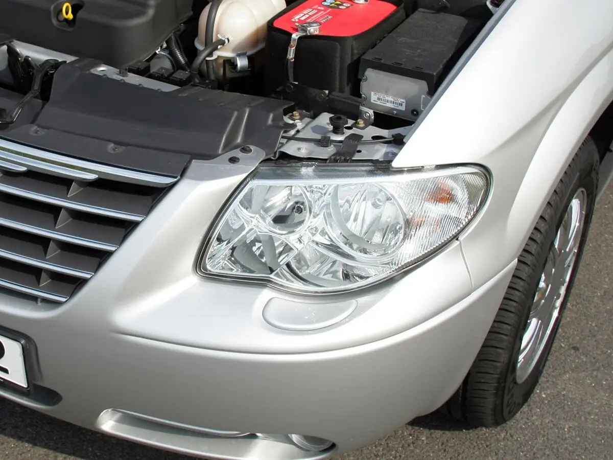Chrysler Voyager IV Рестайлинг Минивэн Grand — сүрөт 9
