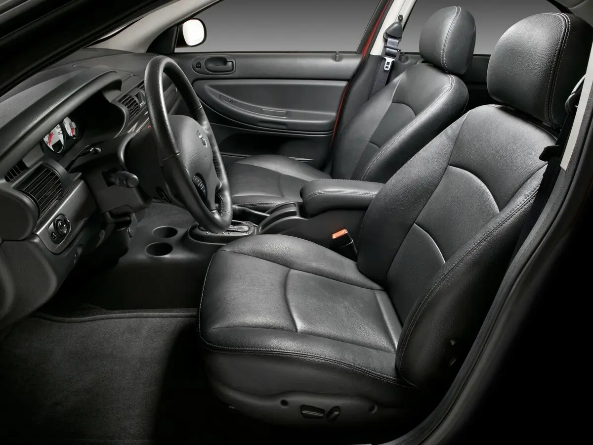 Dodge Stratus II Рестайлинг Седан — photo 2