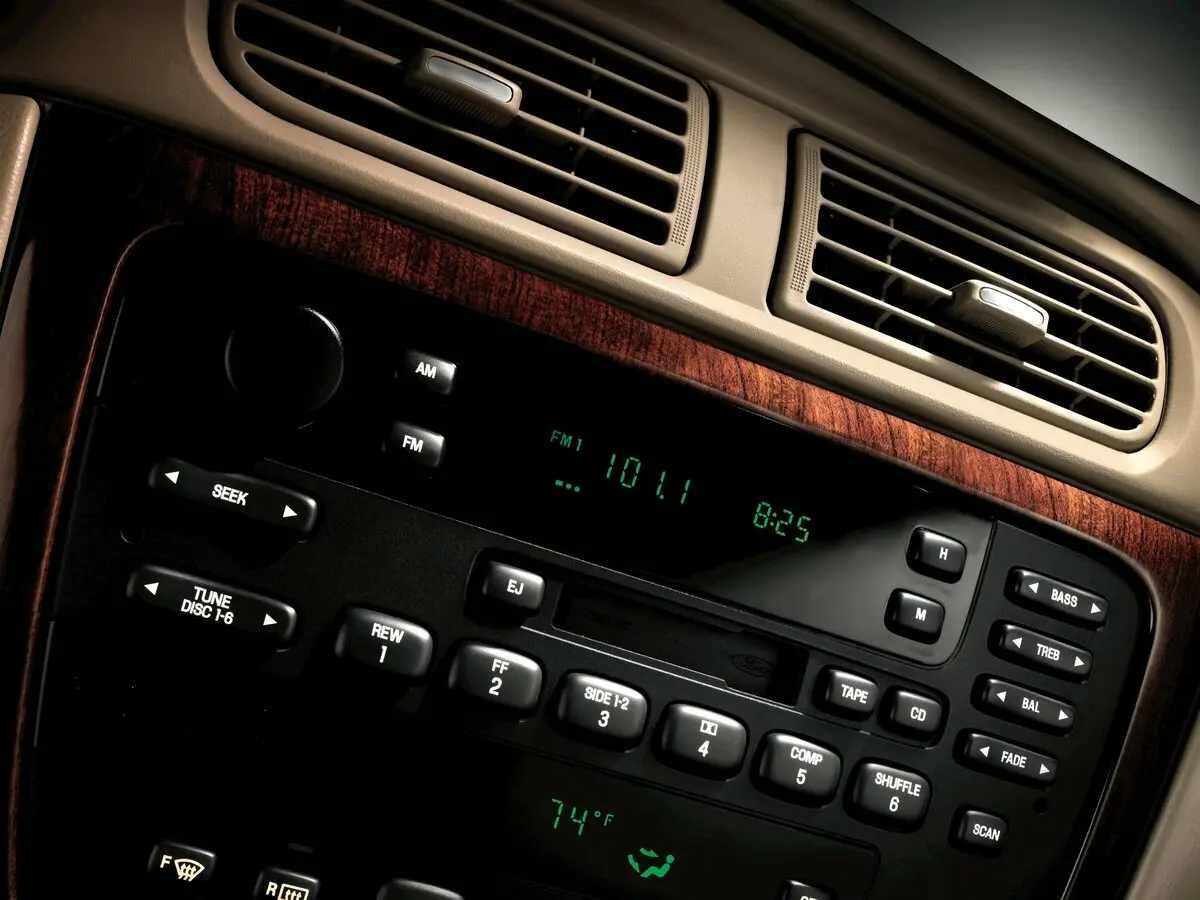 Ford Taurus IV Рестайлинг Седан — сүрөт 9