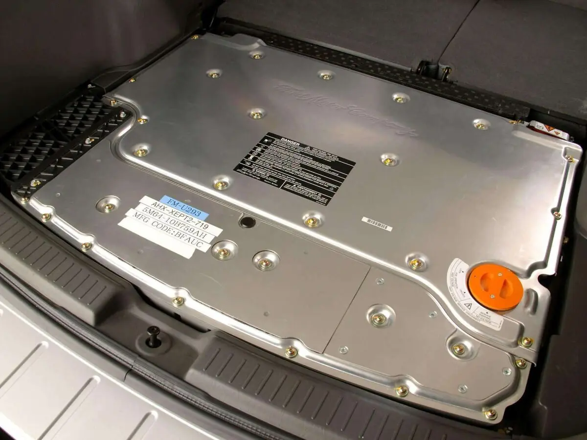 Ford Escape I Рестайлинг Внедорожник 5 дв. — сүрөт 15