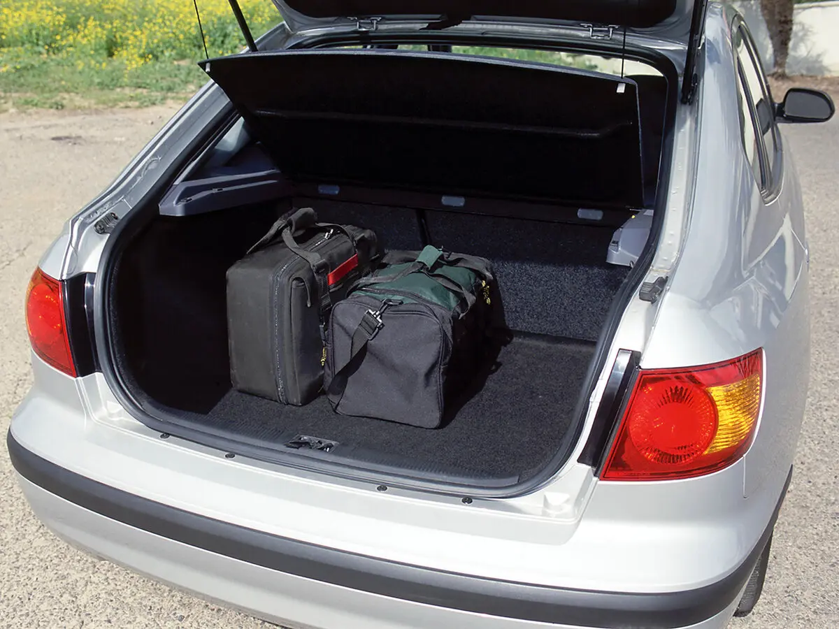 Hyundai Elantra III (XD) Лифтбек — сүрөт 8