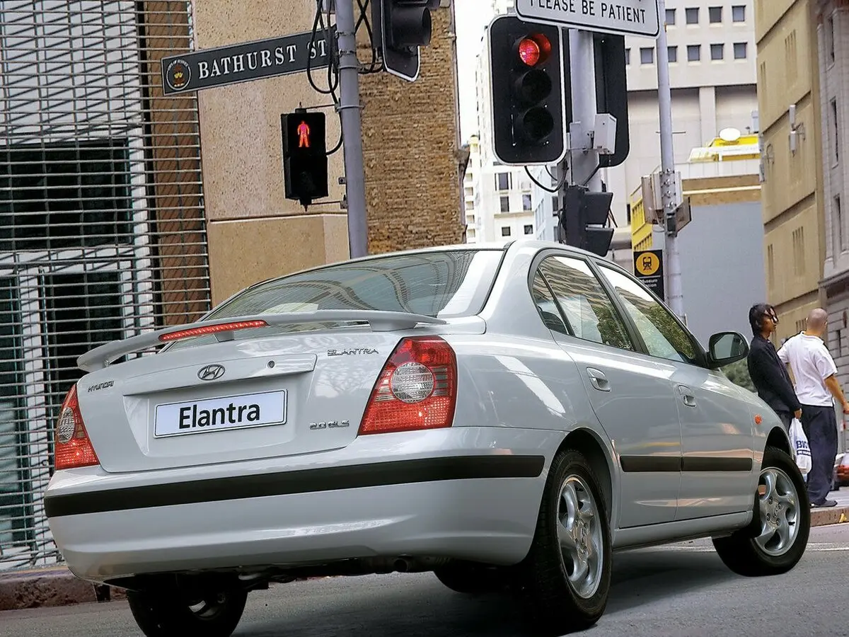 Hyundai Elantra III (XD2) Рестайлинг Седан — сүрөт 5