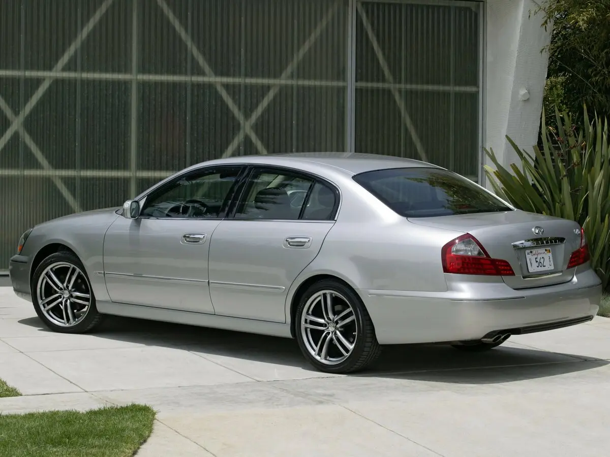 Infiniti Q III Рестайлинг Седан — 照片 3