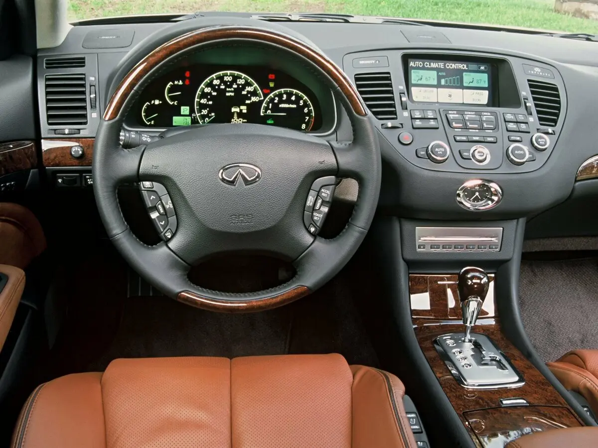Infiniti Q III Рестайлинг Седан — 照片 4