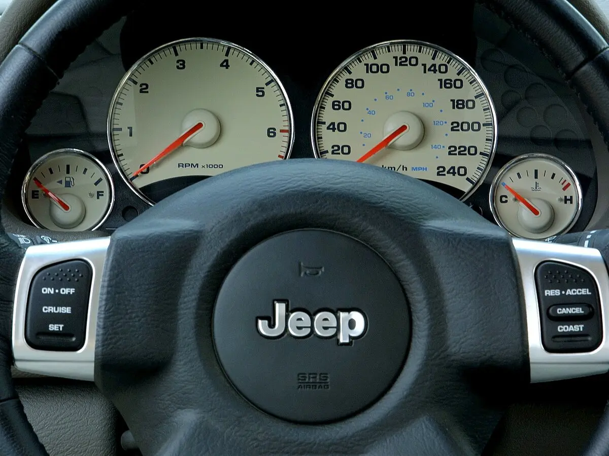 Jeep Cherokee III (KJ) Внедорожник 5 дв. — сүрөт 6