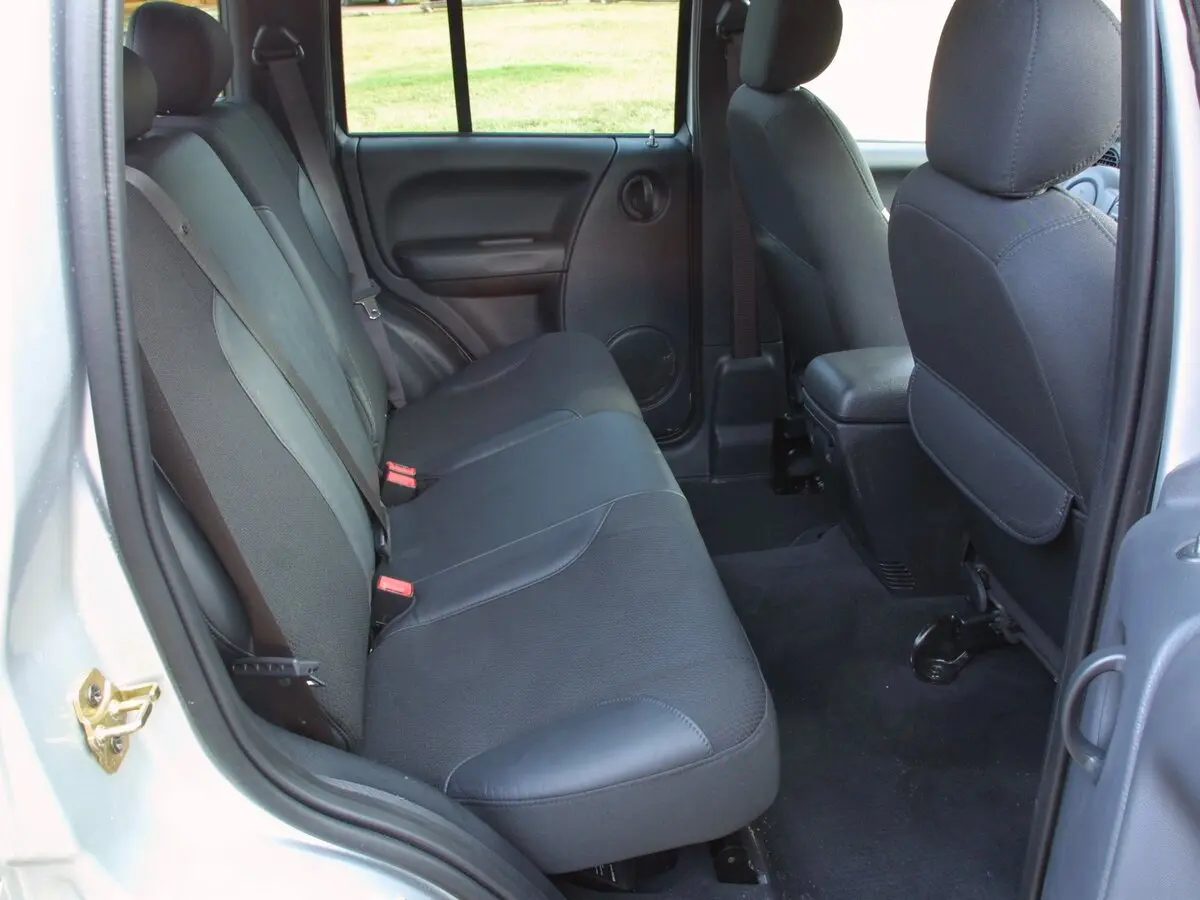 Jeep Cherokee III (KJ) Внедорожник 5 дв. — сүрөт 8