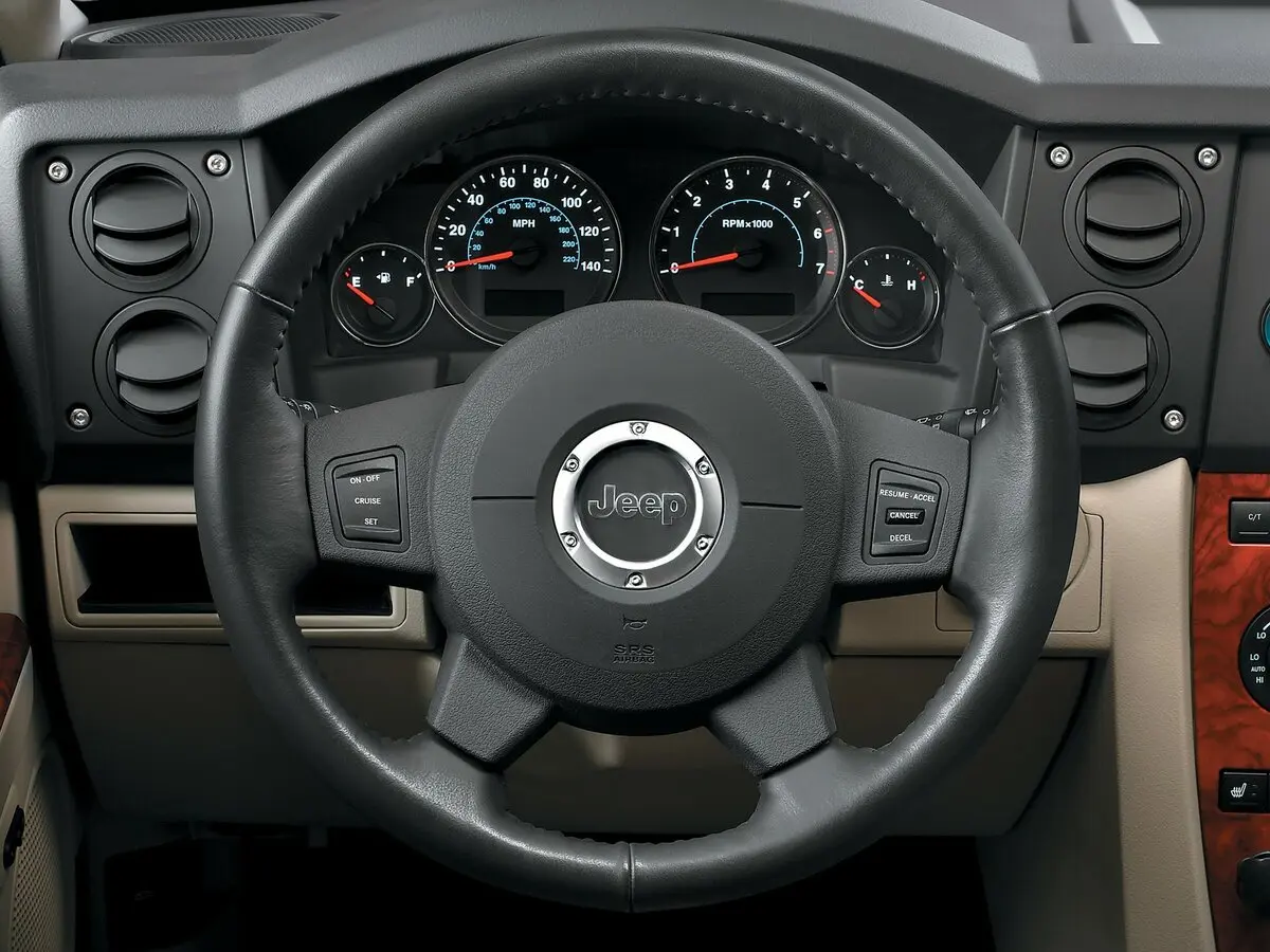 Jeep Commander 2005 – 2010 Внедорожник 5 дв. — сүрөт 9