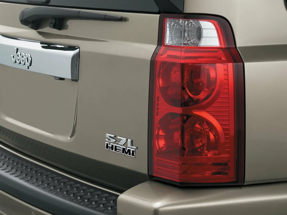 Jeep Commander 2005 – 2010 Внедорожник 5 дв. — сүрөт 14