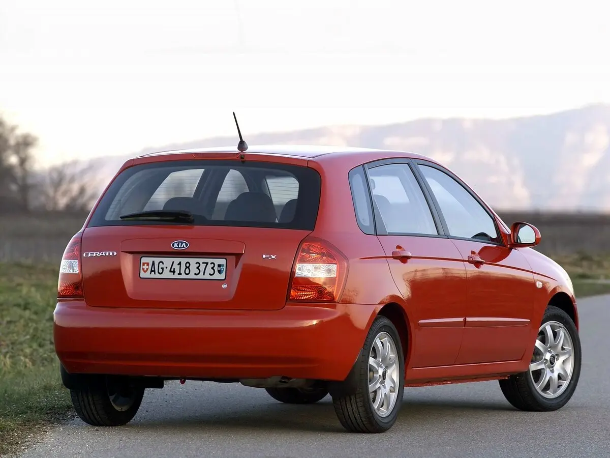 Kia Cerato I Хэтчбек 5 дв. — сүрөт 5