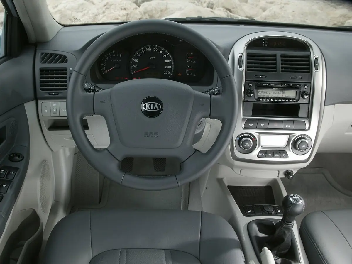 Kia Cerato I Хэтчбек 5 дв. — сүрөт 6