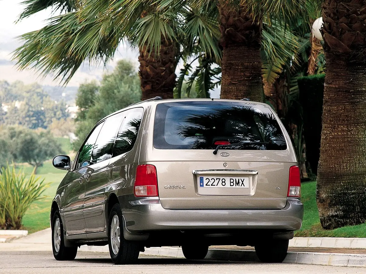 Kia Carnival I Рестайлинг Минивэн — фото 4