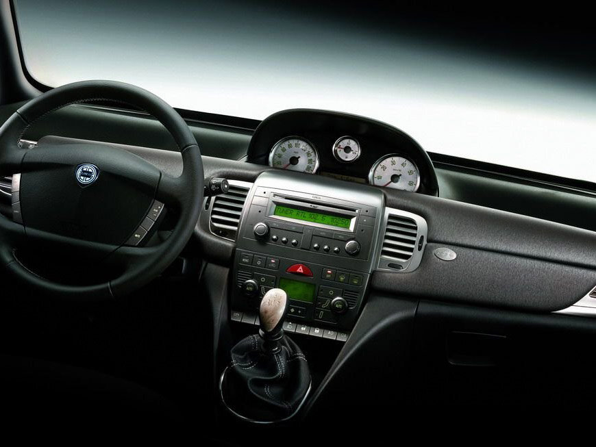 Lancia Ypsilon II (Type 843) Хэтчбек 3 дв. — фото 7