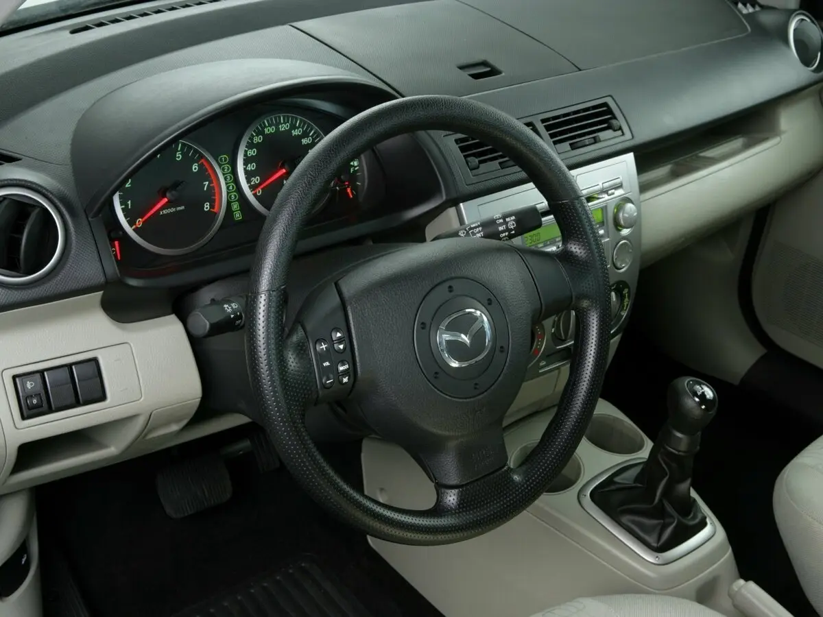 Mazda 2 I (DY) Рестайлинг Хэтчбек 5 дв. — сүрөт 5