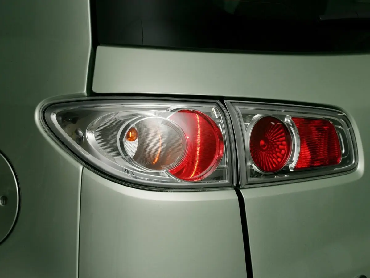 Mazda 2 I (DY) Рестайлинг Хэтчбек 5 дв. — сүрөт 7