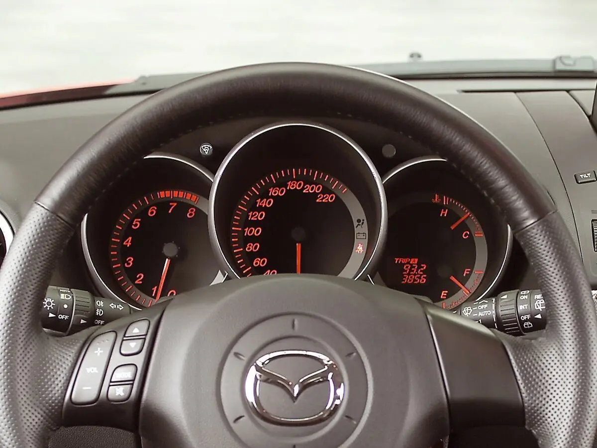 Mazda 3 I (BK) Хэтчбек 5 дв. — фото 8