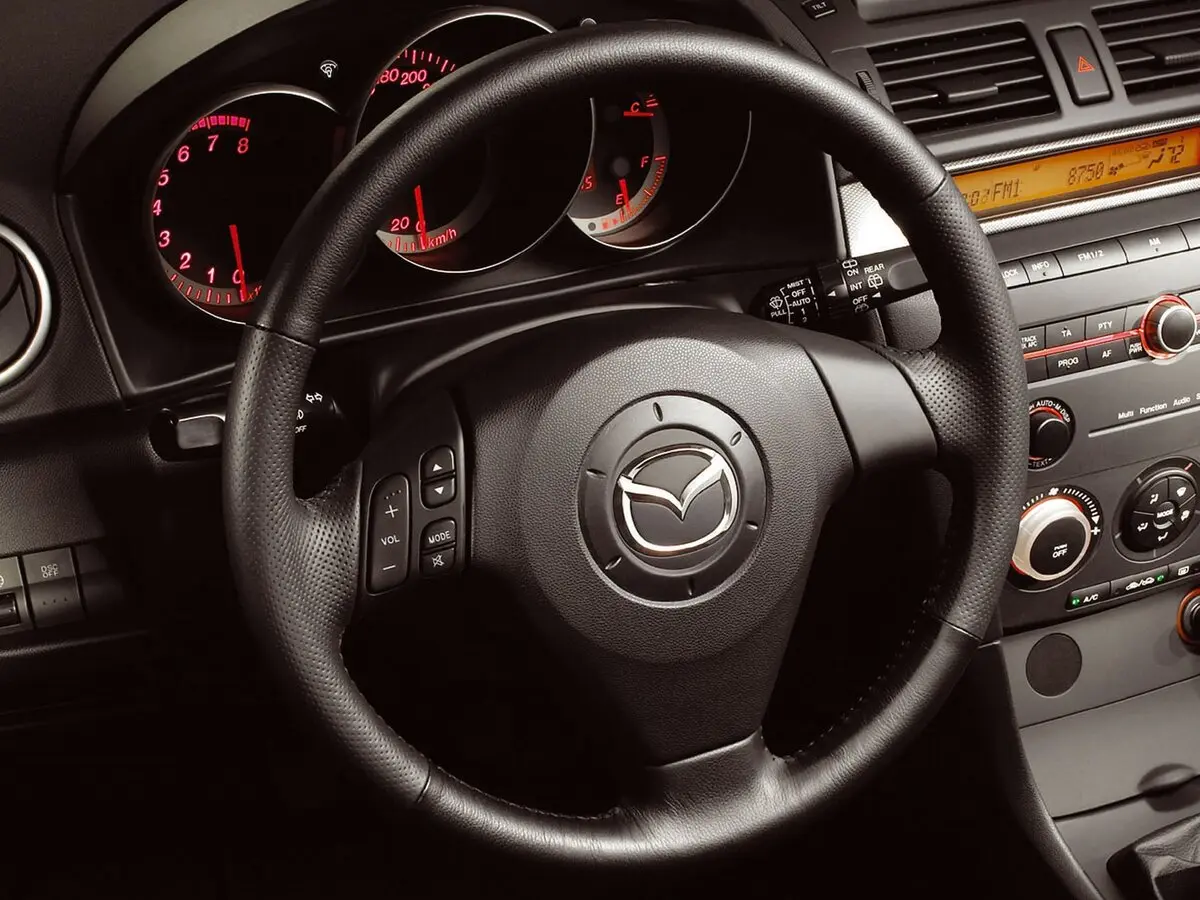 Mazda 3 I (BK) Хэтчбек 5 дв. — фото 9
