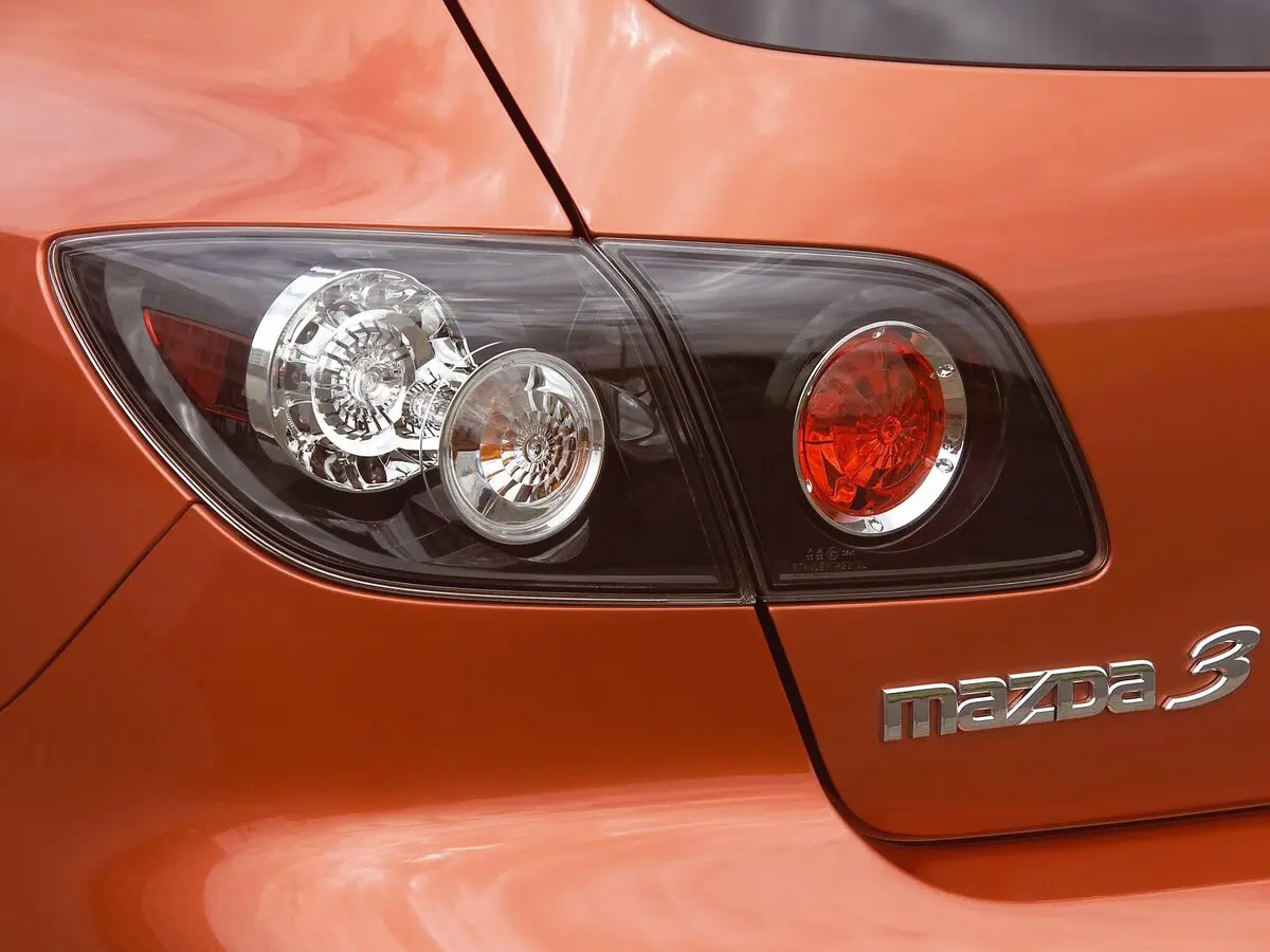 Mazda 3 I (BK) Хэтчбек 5 дв. — фото 15