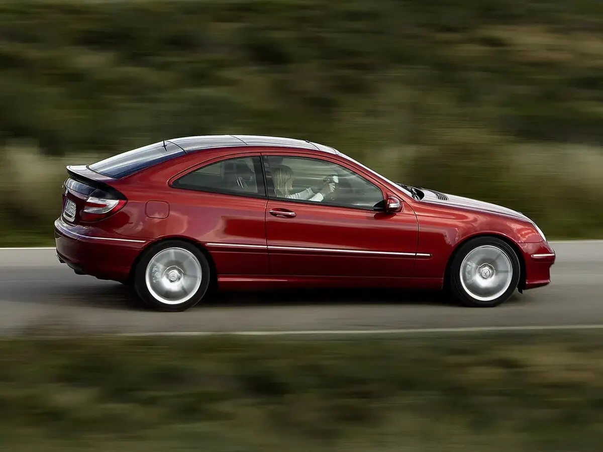 Mercedes-Benz C-Класс II (W203) Рестайлинг Хэтчбек 3 дв. — photo 2