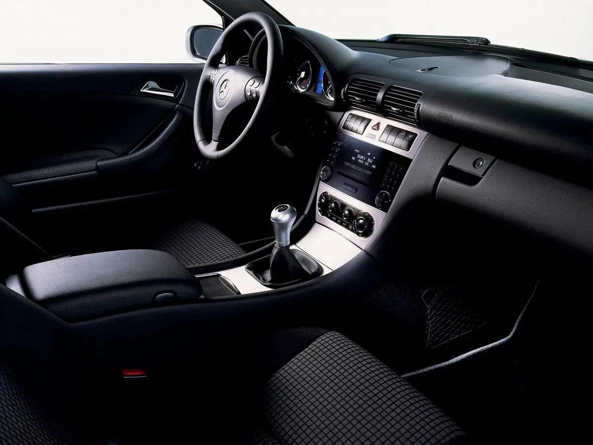Mercedes-Benz C-Класс II (W203) Рестайлинг Хэтчбек 3 дв. — photo 6
