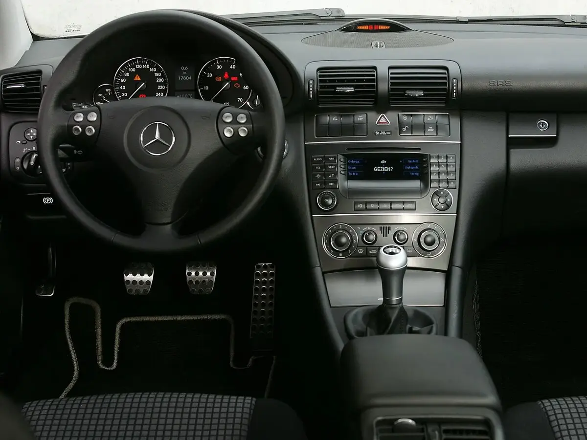 Mercedes-Benz C-Класс II (W203) Рестайлинг Хэтчбек 3 дв. — photo 7
